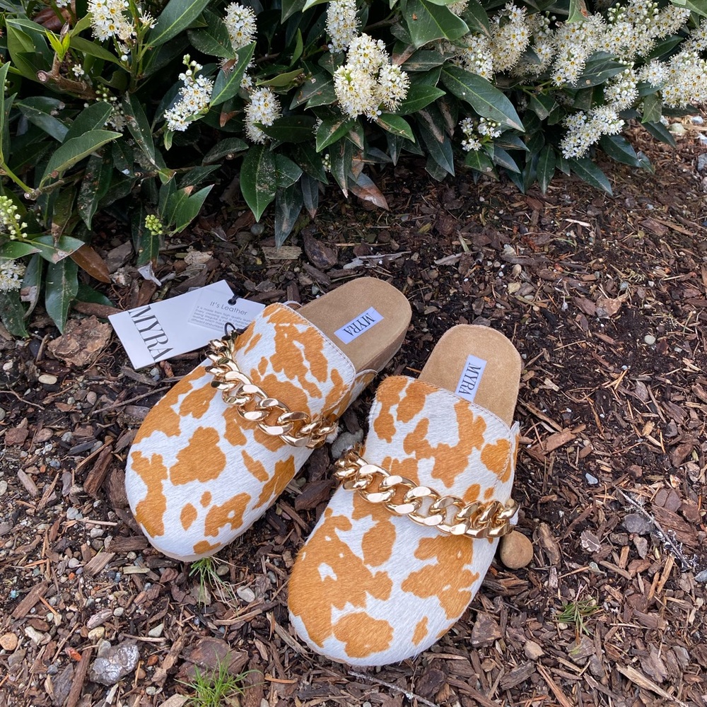 Cowhide Chain Slippers